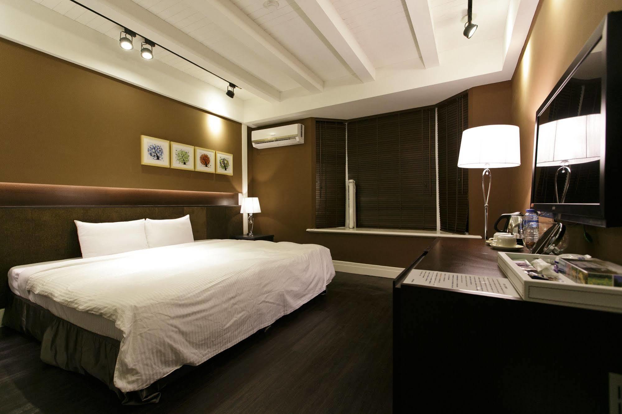 Young Motel Taitung ภายนอก รูปภาพ